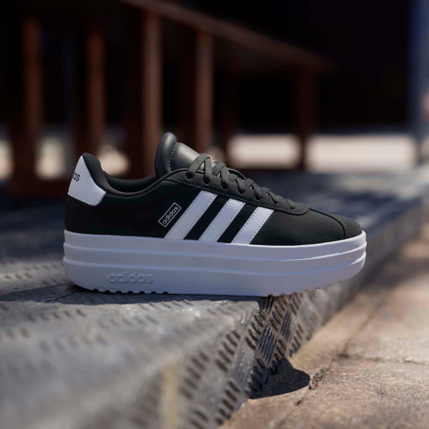 Zapatilla VL Court Bold Black Junior