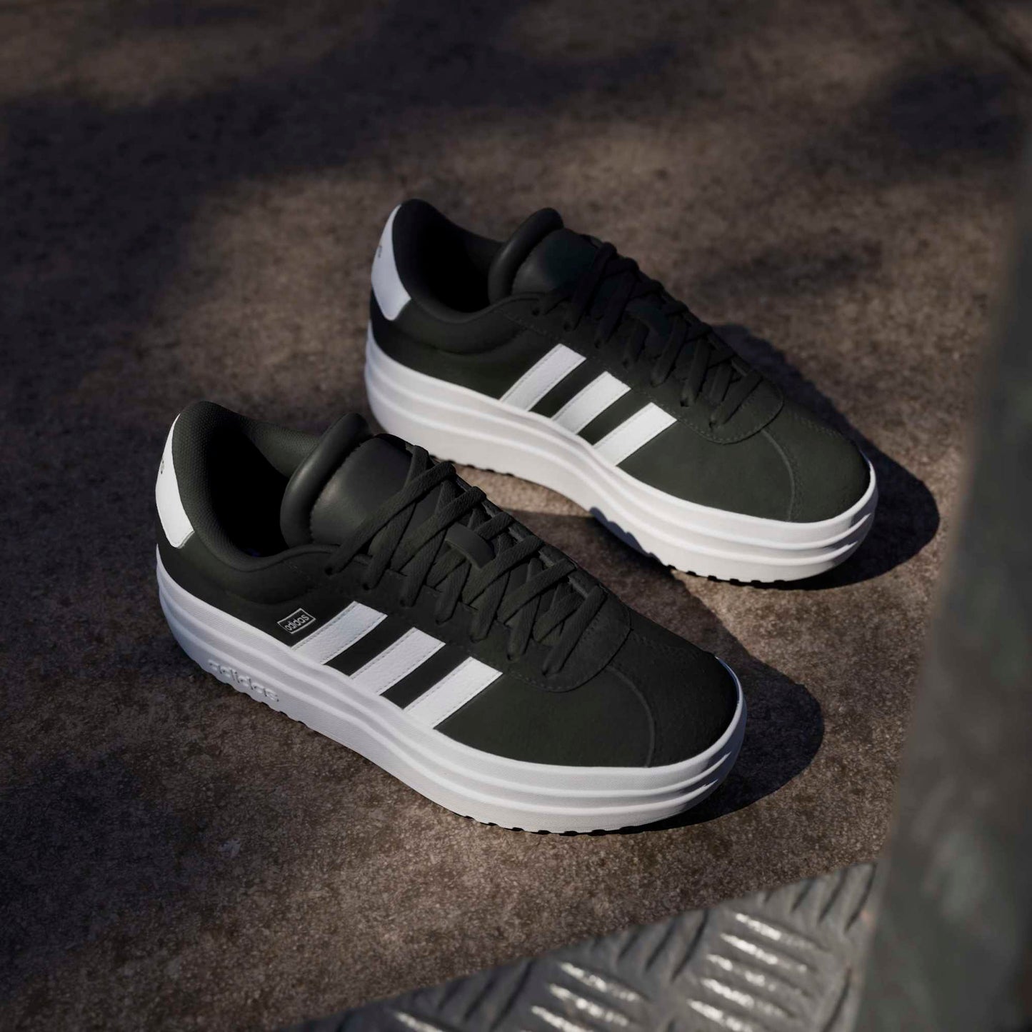 Zapatilla VL Court Bold Black Junior