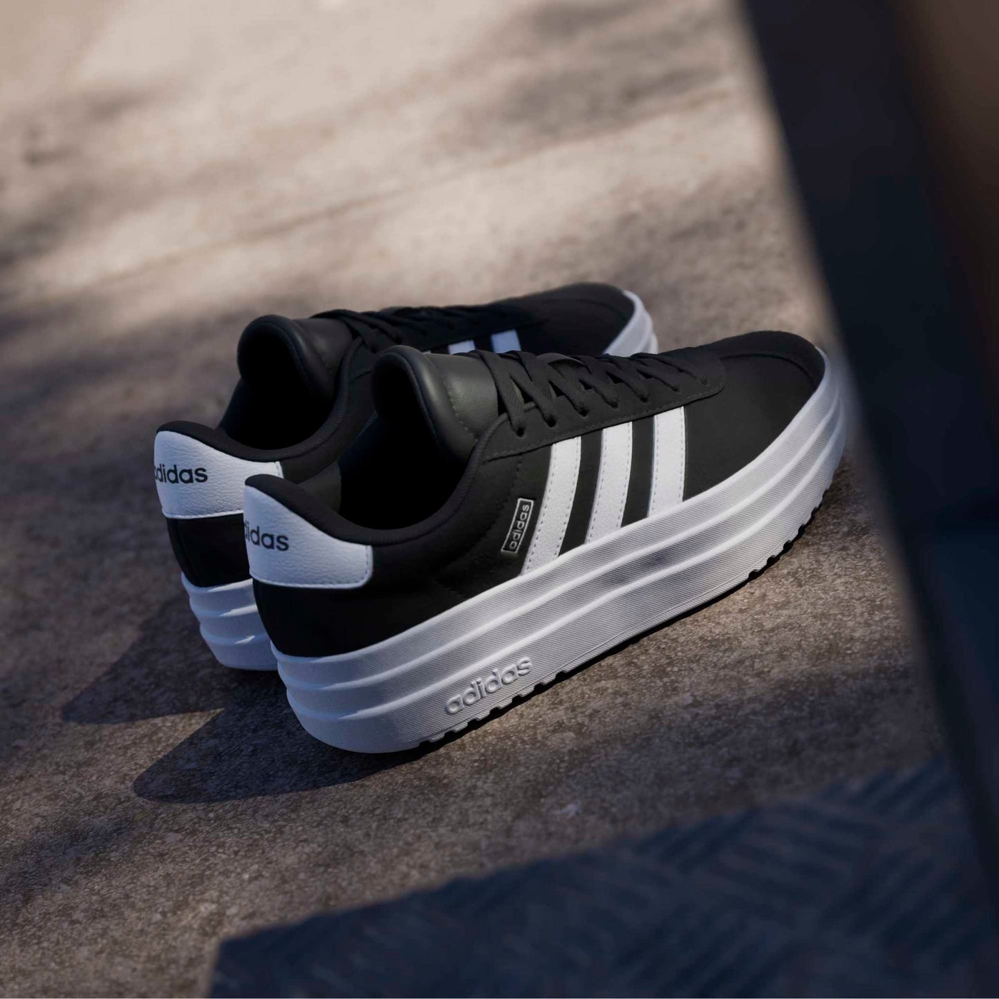 Zapatilla VL Court Bold Black Junior