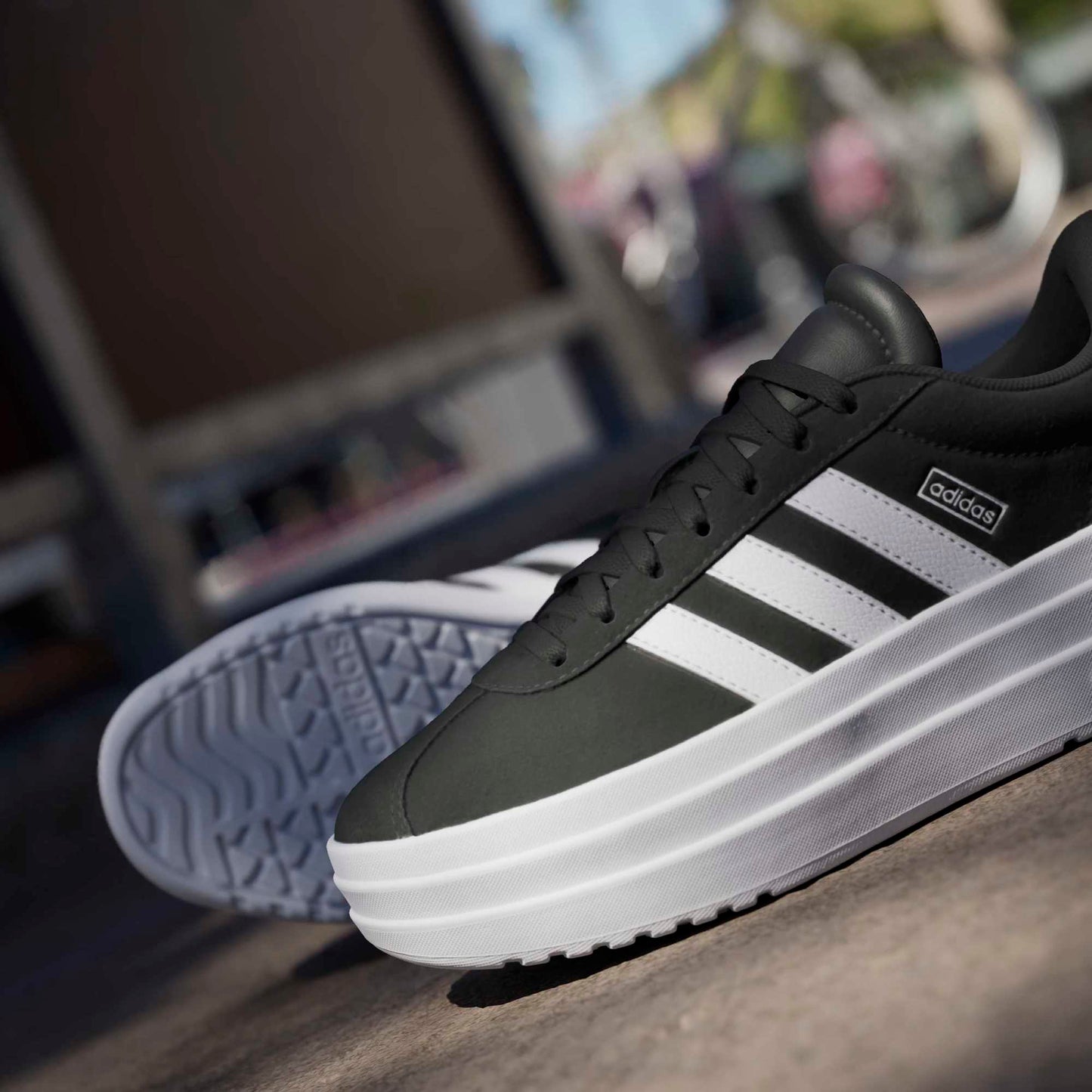 Zapatilla VL Court Bold Black Junior